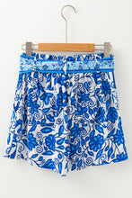 Load image into Gallery viewer, Green Floral Print Pocketed Front Knot High Waist Casual Shorts
