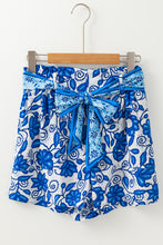 Load image into Gallery viewer, Green Floral Print Pocketed Front Knot High Waist Casual Shorts
