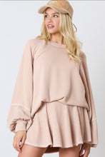 Load image into Gallery viewer, Jet Stream Corded  Lantern Sleeve Top
