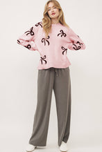 Load image into Gallery viewer, Online Light Pink Bow Pattern Knitted Loose Fit Sweater
