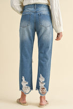 Load image into Gallery viewer, Online Annie Wear Distressed Raw Hem Cropped Jeans
