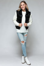 Load image into Gallery viewer, Online Snobbish Fine Fur Lining Quilted Vest
